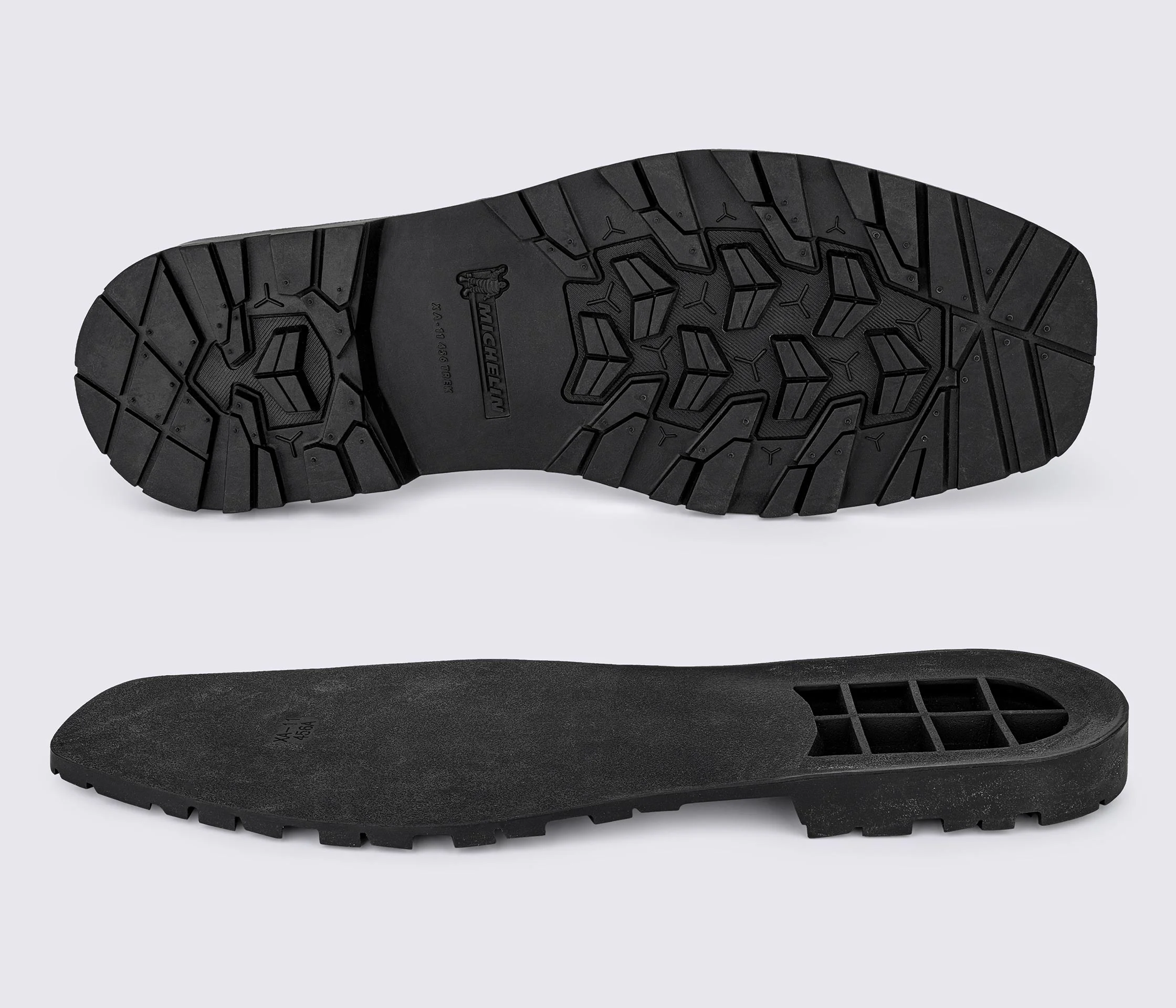 Подошва для обуви XA011 TREK MICHELIN (Франция), р.45-46, цв. черный (black)