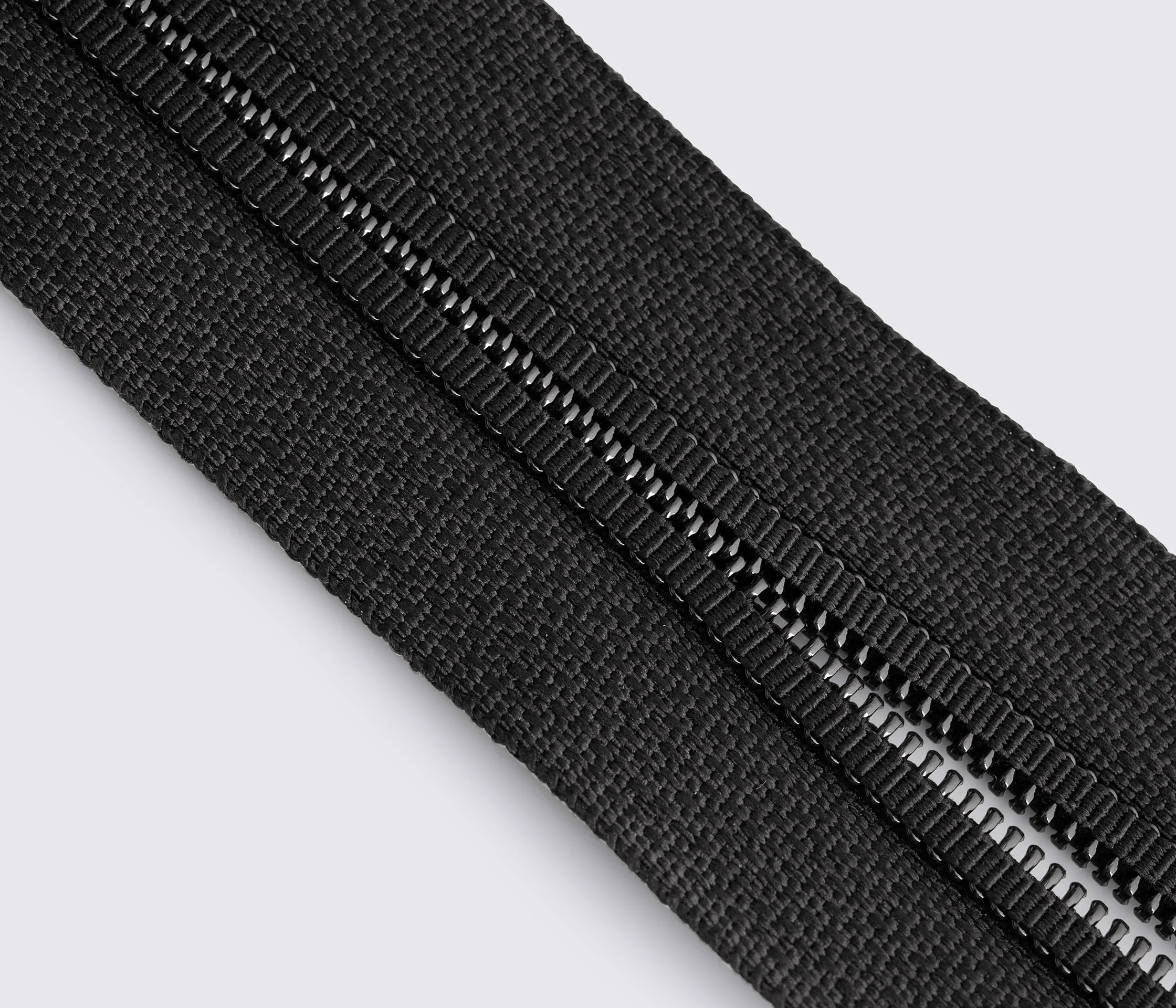 Молния спиральная YKK EYL для чемоданов и сумок №10 цв. черный